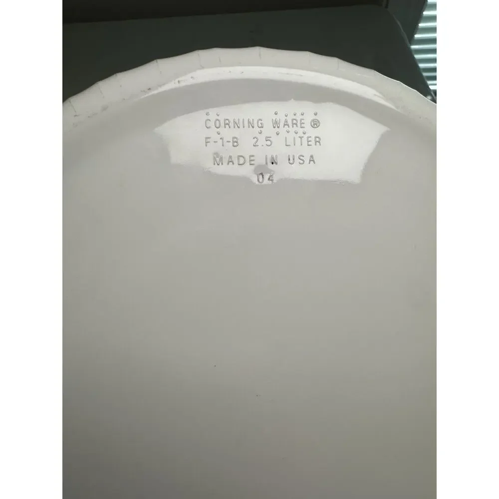 CorningWare F-1-B 2.5L White Oval Casserole Dish w/ Plastic Lid USA